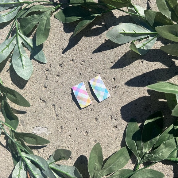 Hair Clips - Picture 1 of 6